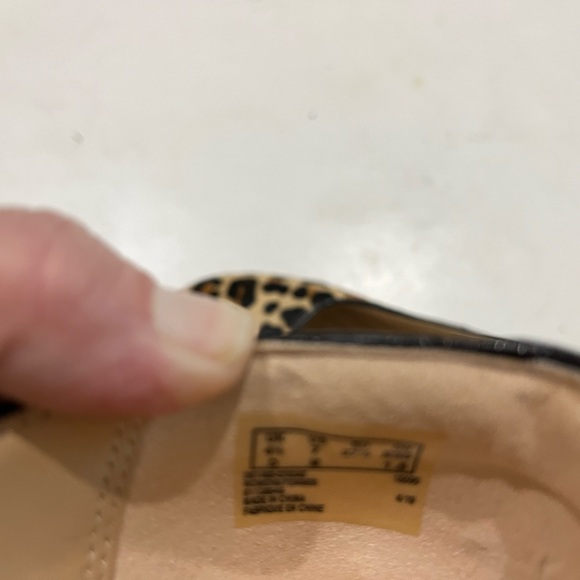 Clarks Grace Piper Cow Hair Leopard Print Flats NWT Size 7 - Picture 4 of 7